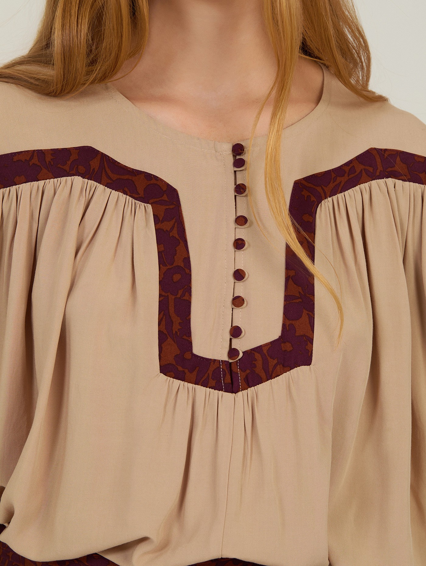Blusa con franja estampada 2