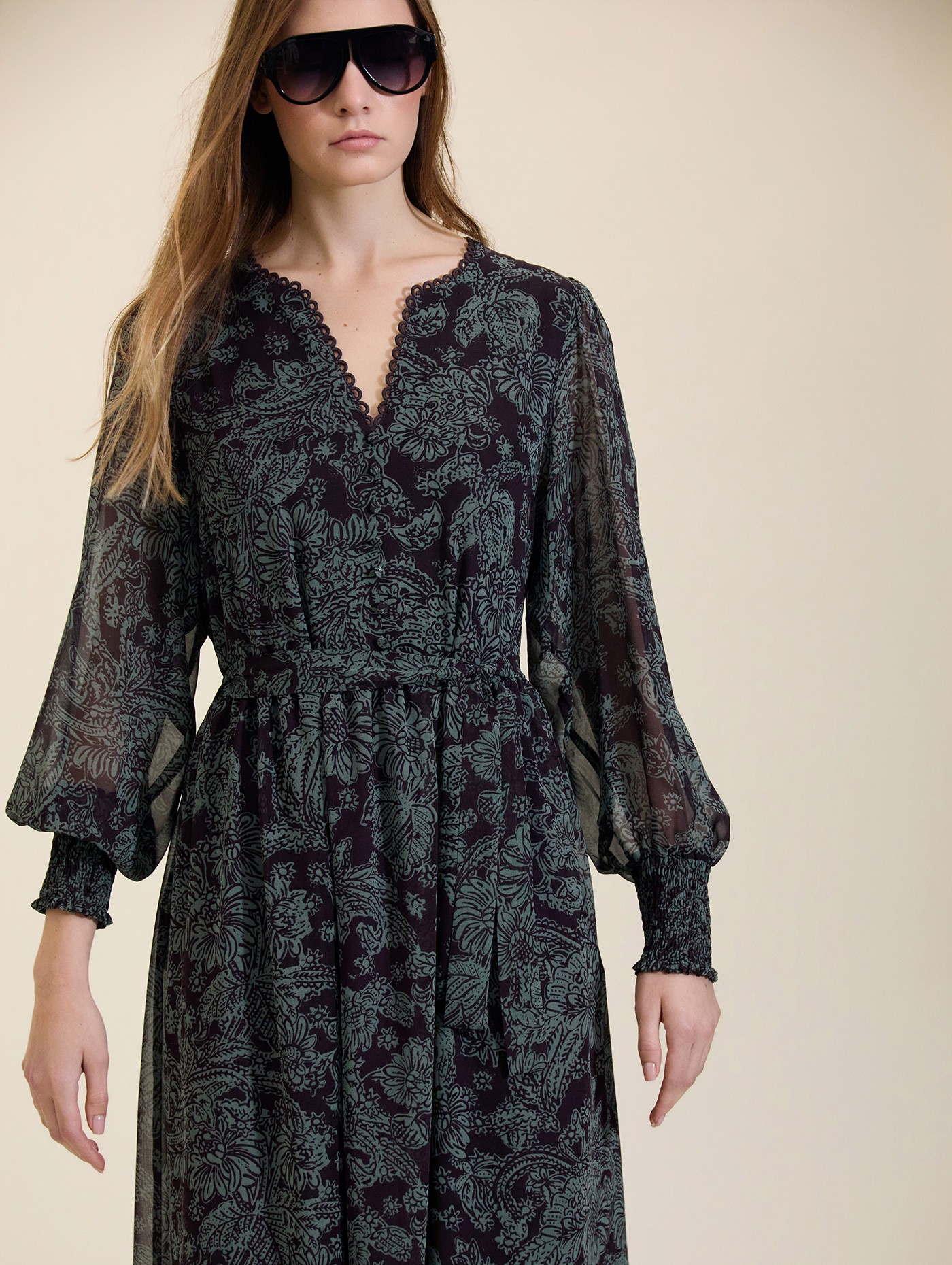 Vestido largo de gasa con estampado floral