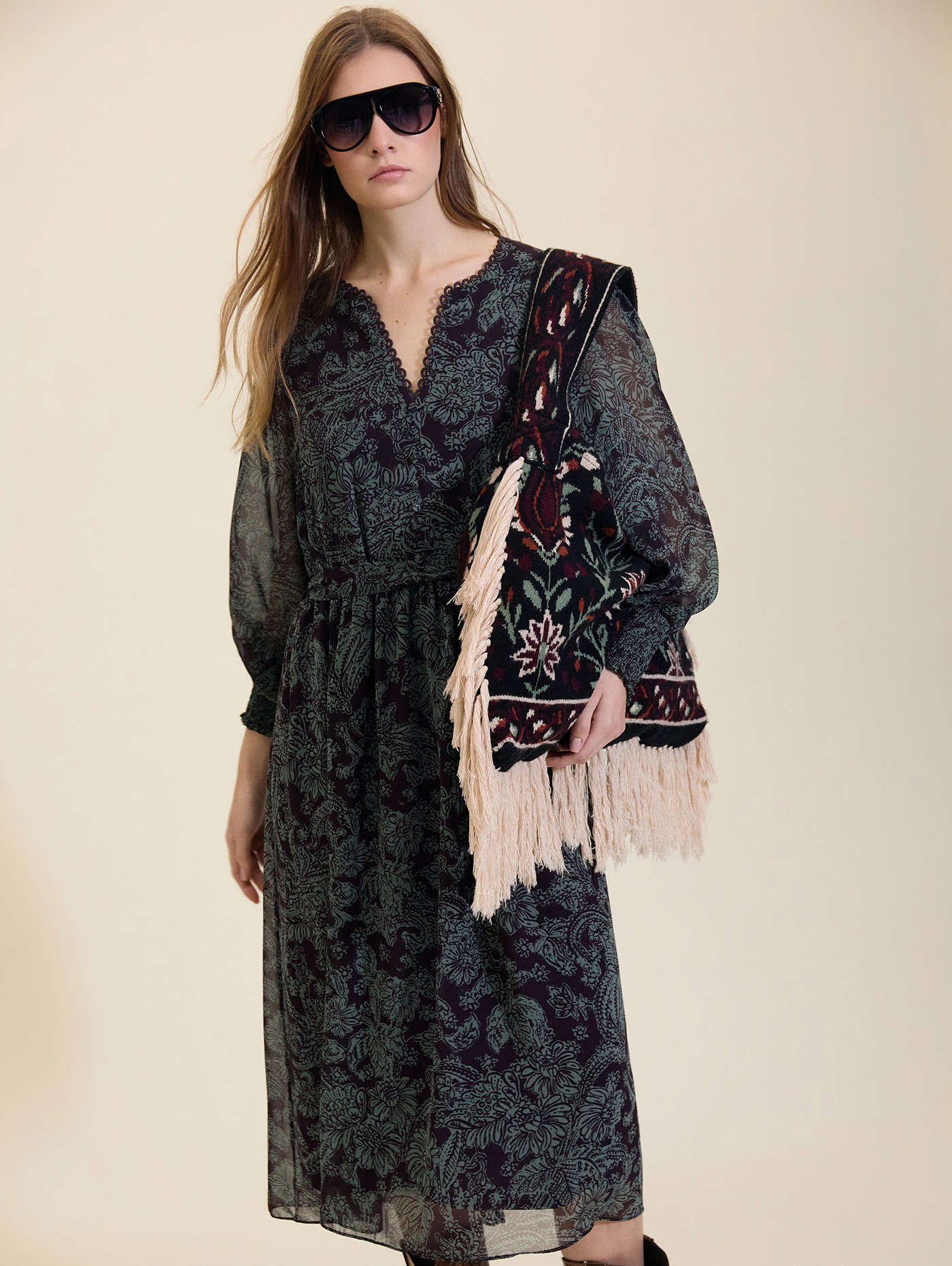 Vestido largo de gasa con estampado floral
