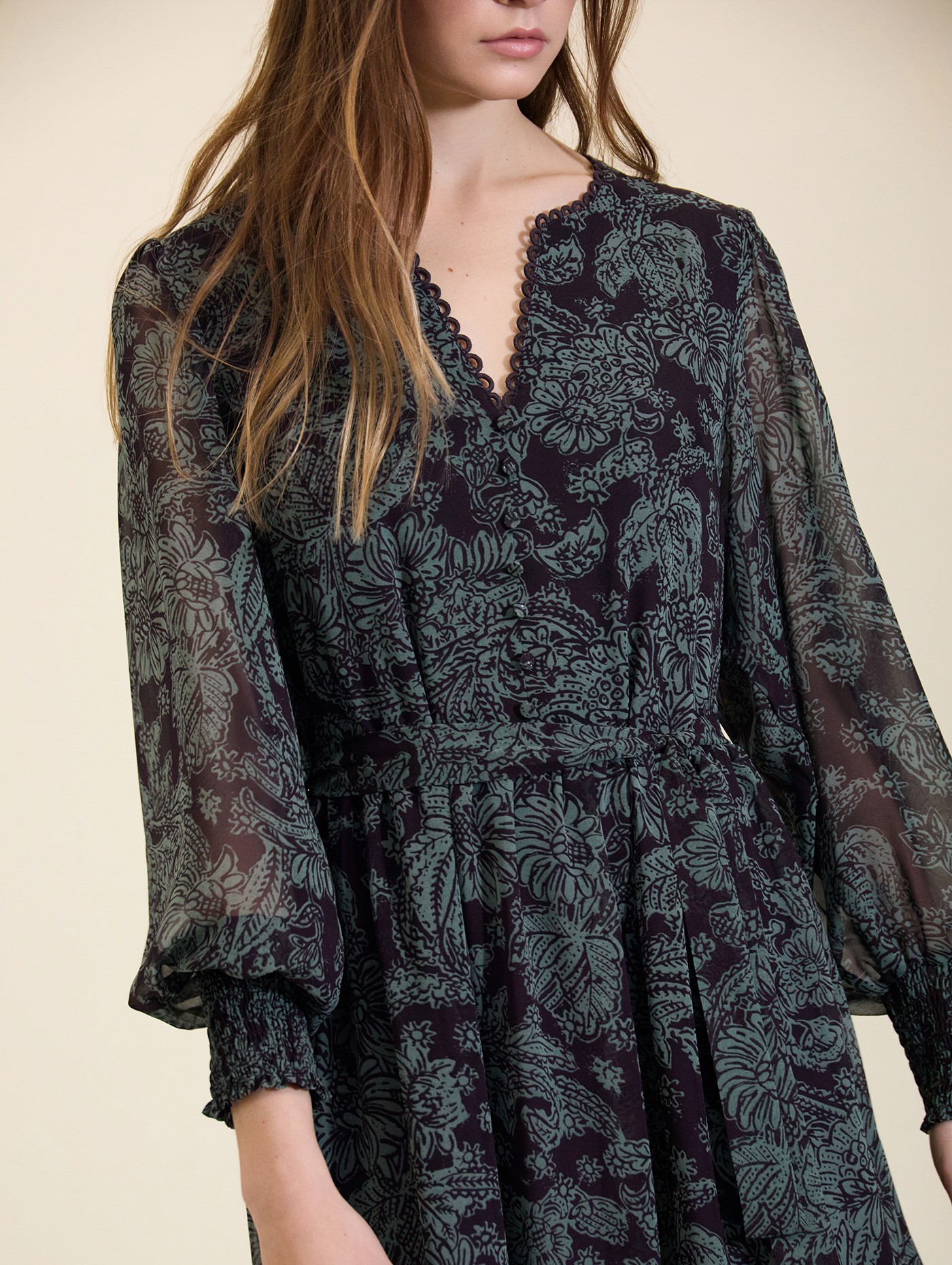 Vestido largo de gasa con estampado floral