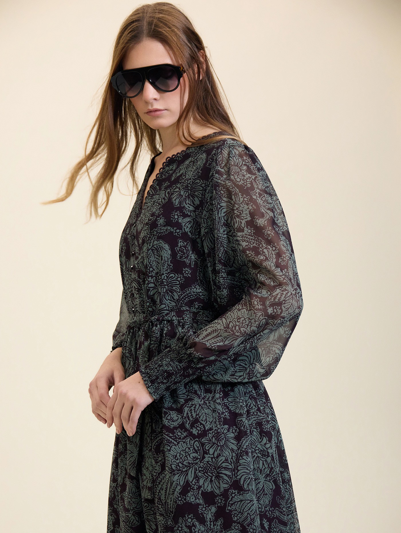 Vestido largo de gasa con estampado floral