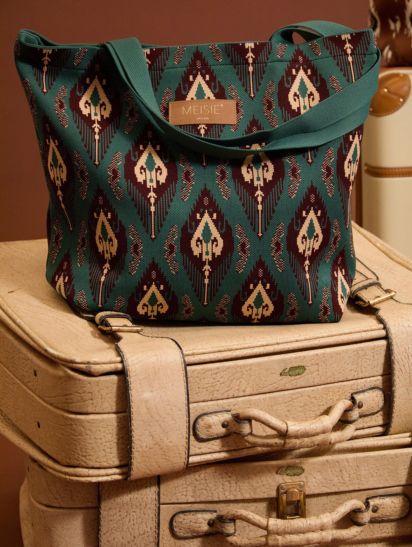 Bolso grande de punto étnico