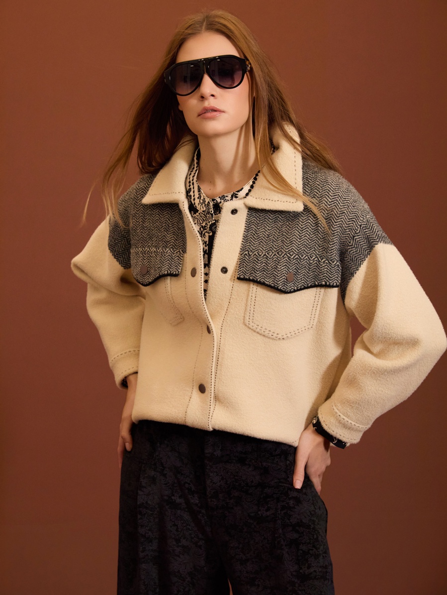 Chaqueta de punto en espiga en contraste