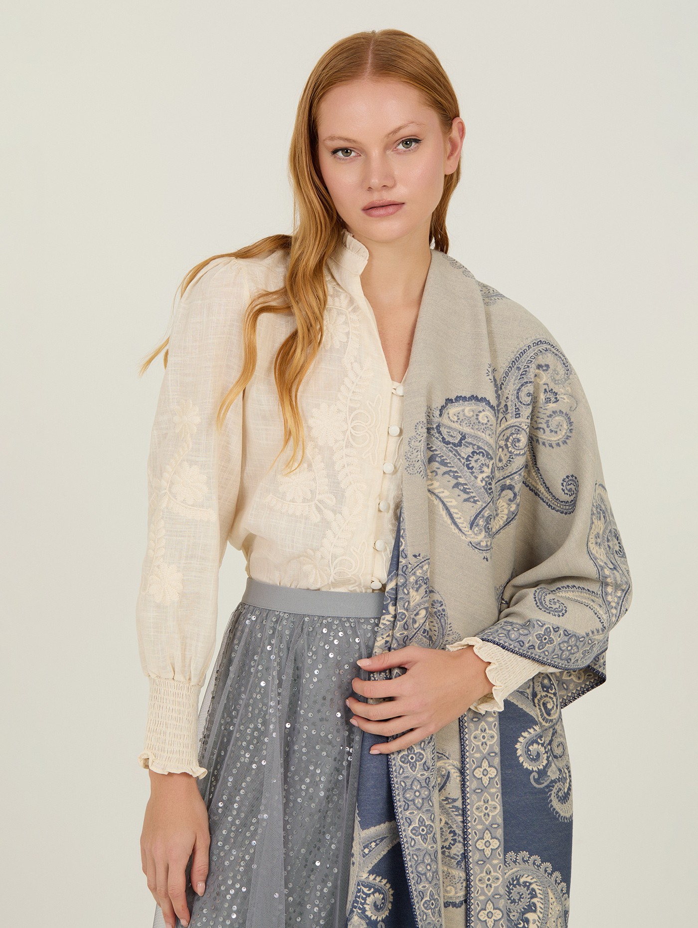 Pañuelo con jacquard pasley 3