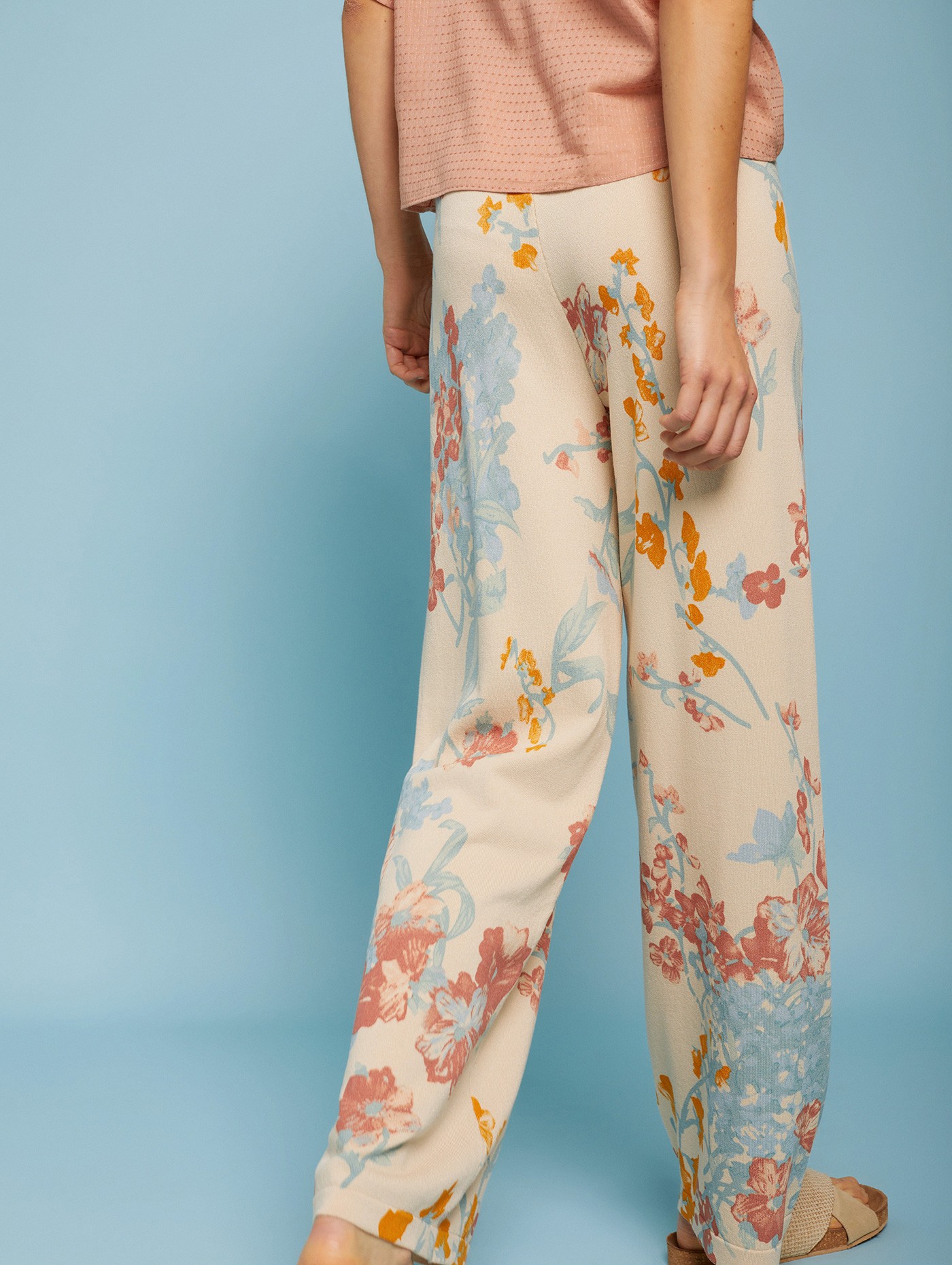 Floral printed pants 2