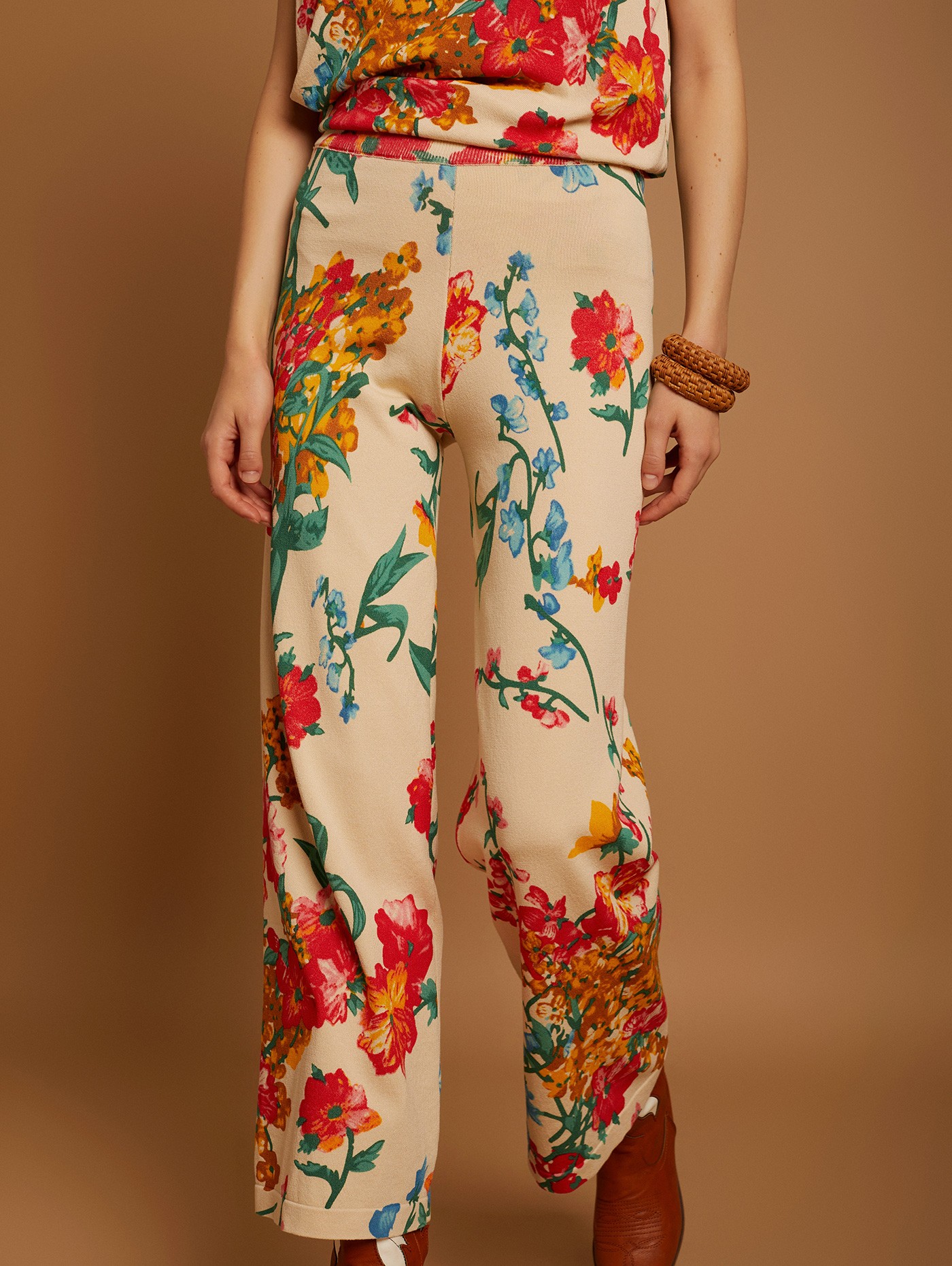Floral printed pants 1