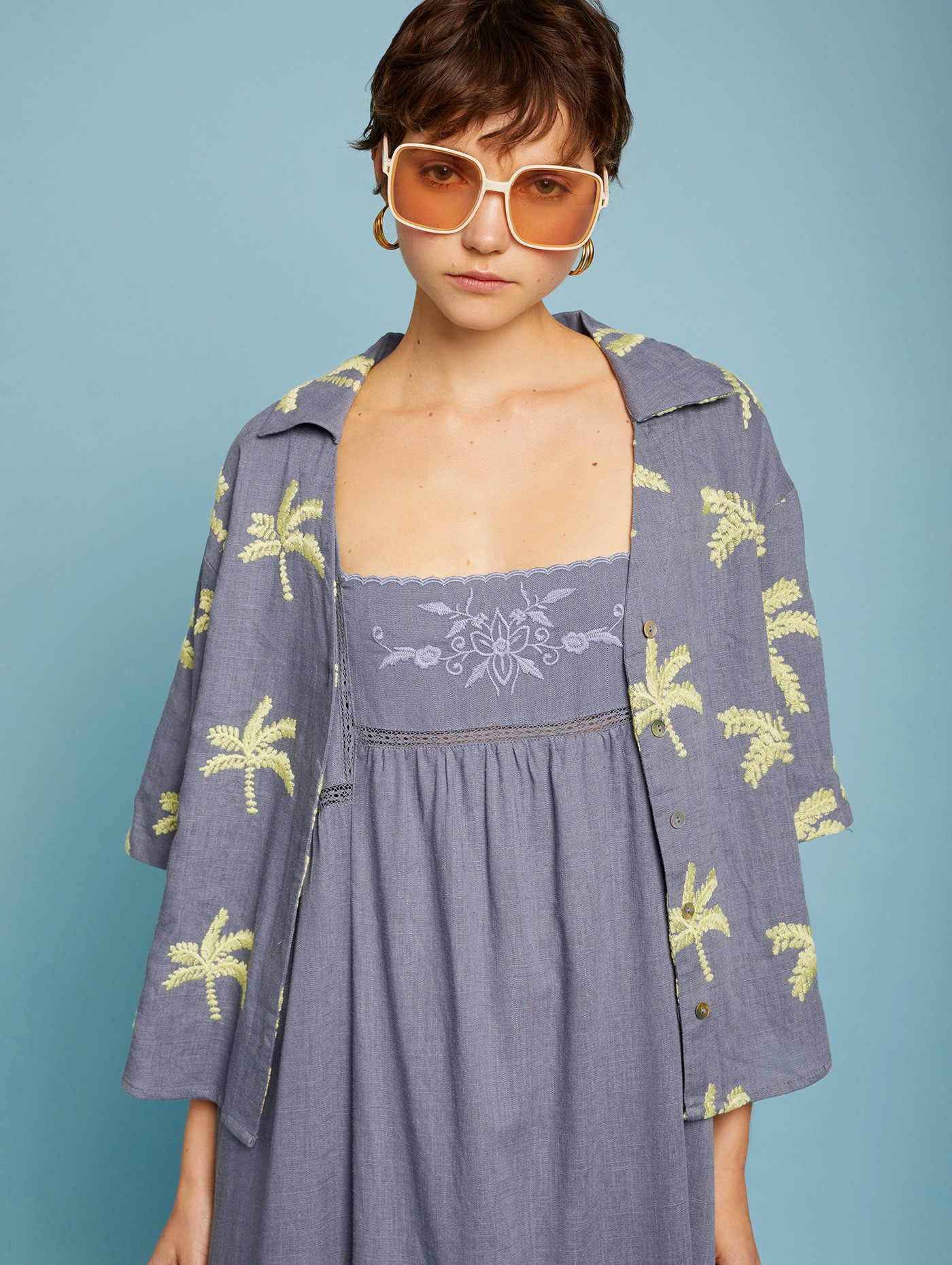 Palm tree embroidery blouse 2