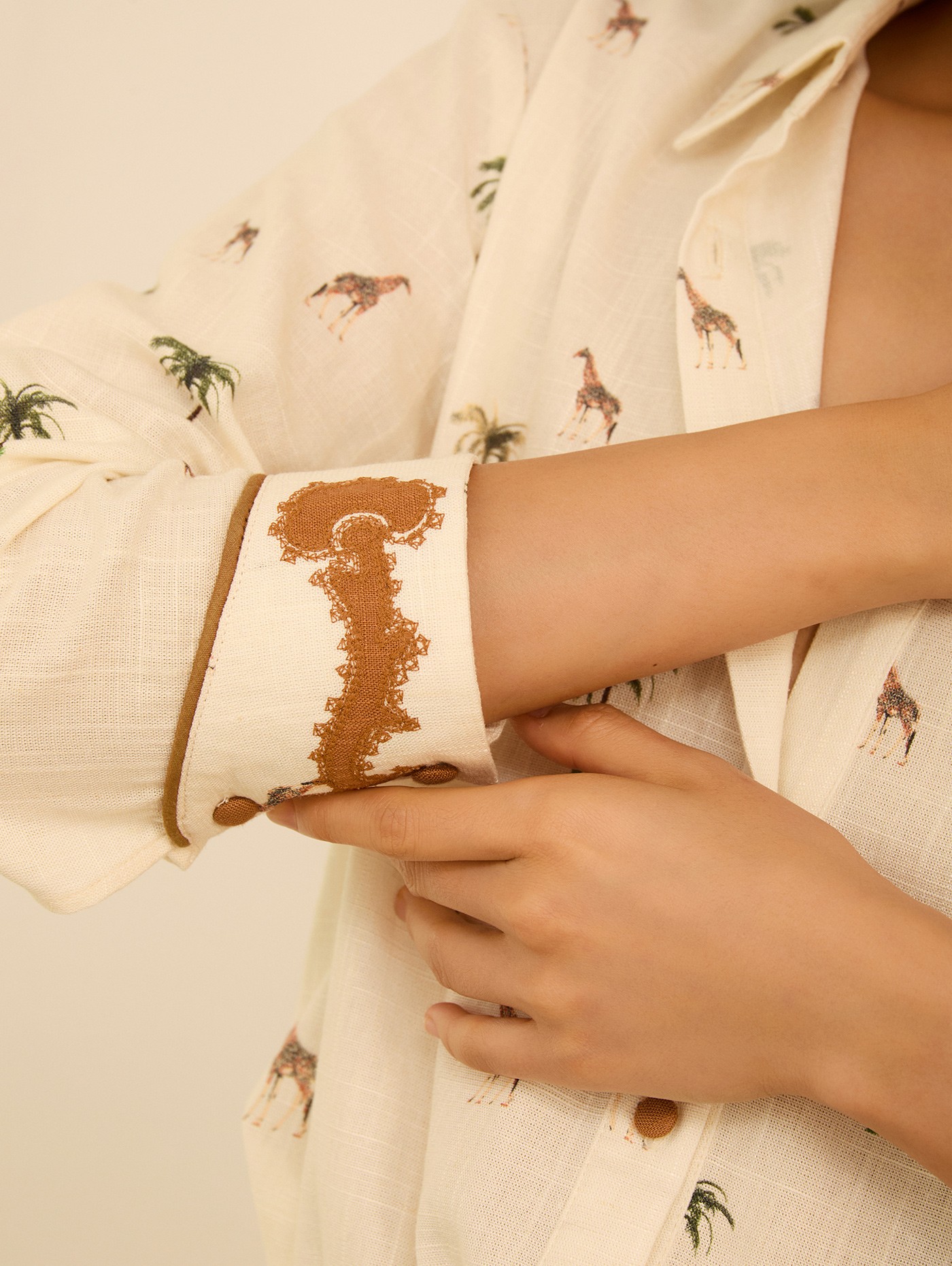 Camisa con estampado savannah 5