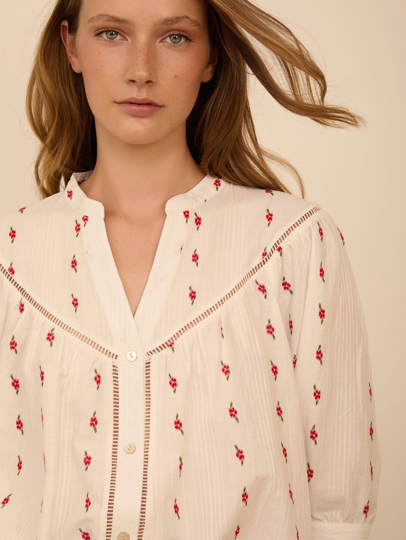 Blusa con jacquard flores