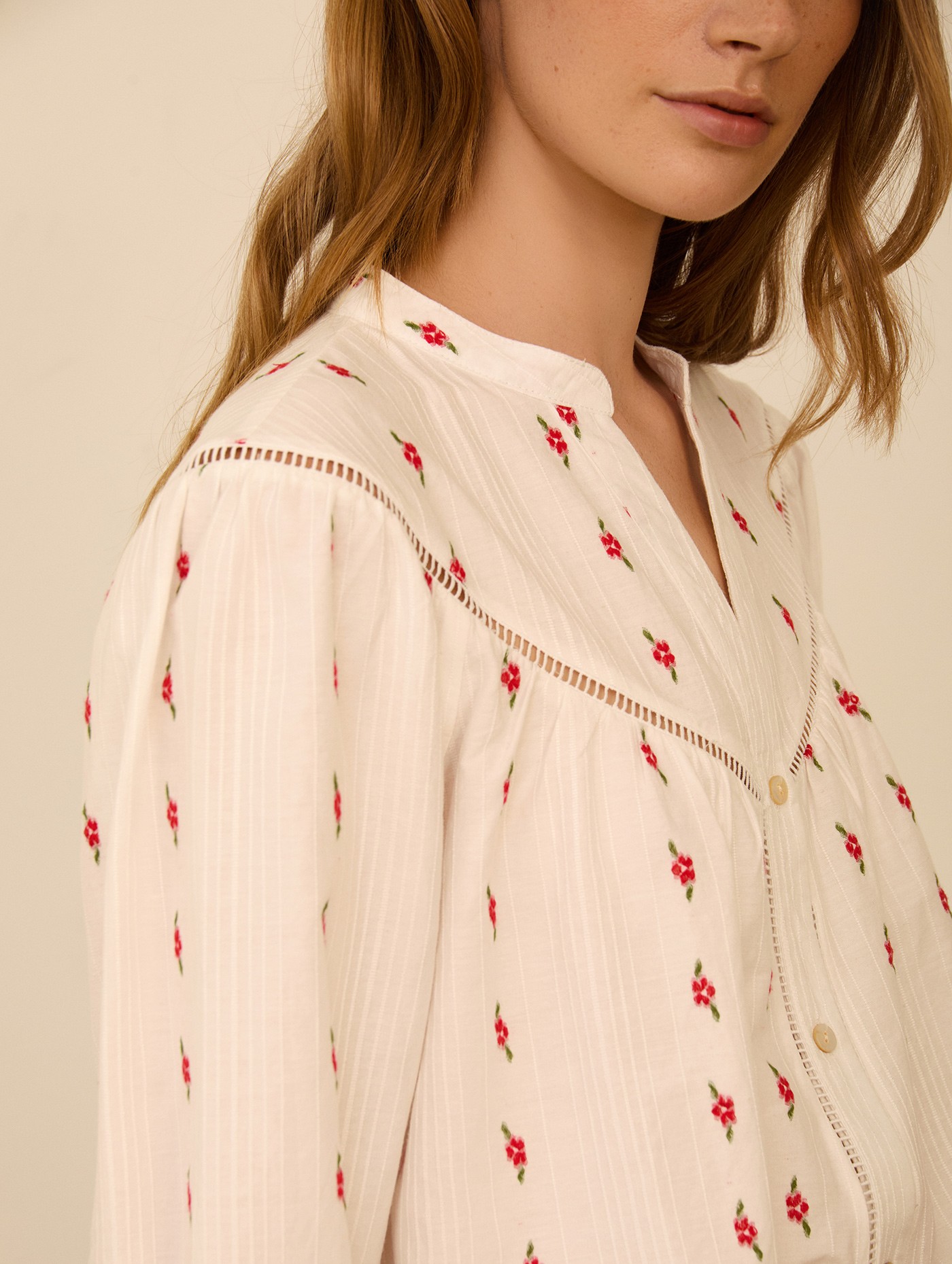 Blusa con jacquard flores 5