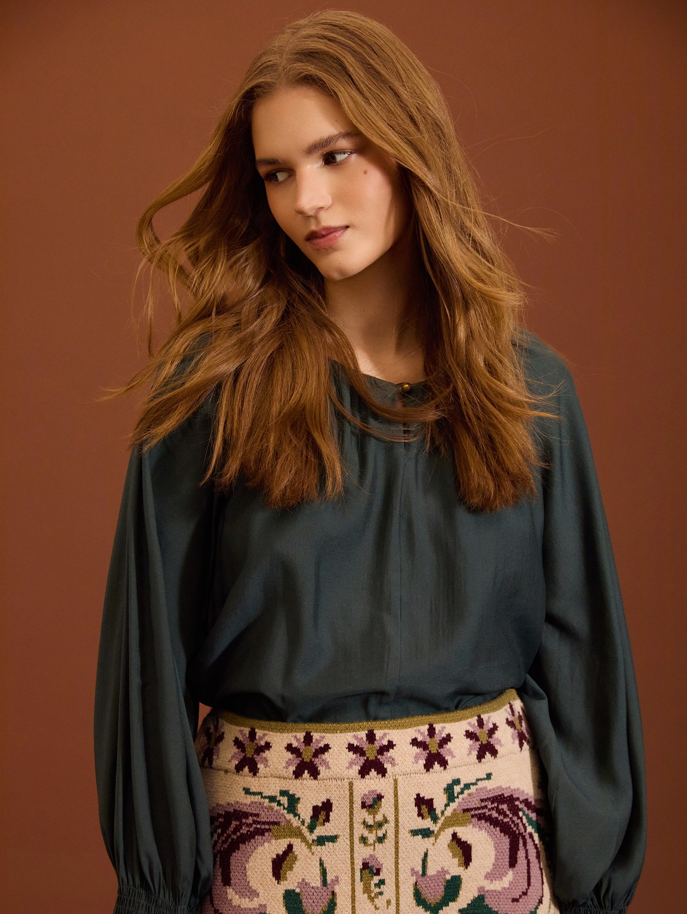 Blusa fluida con efecto fruncido 1