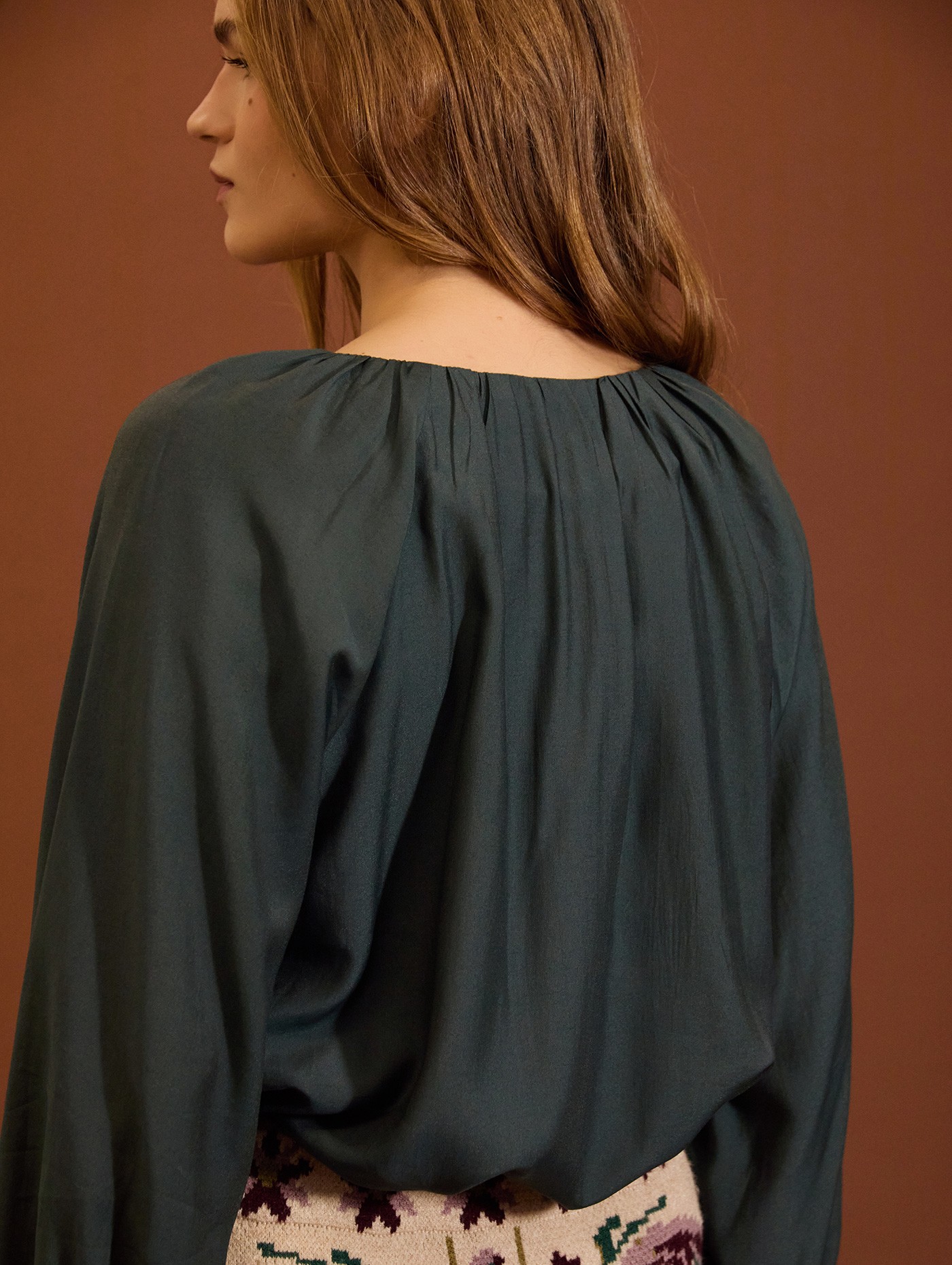 Blusa fluida con efecto fruncido 2