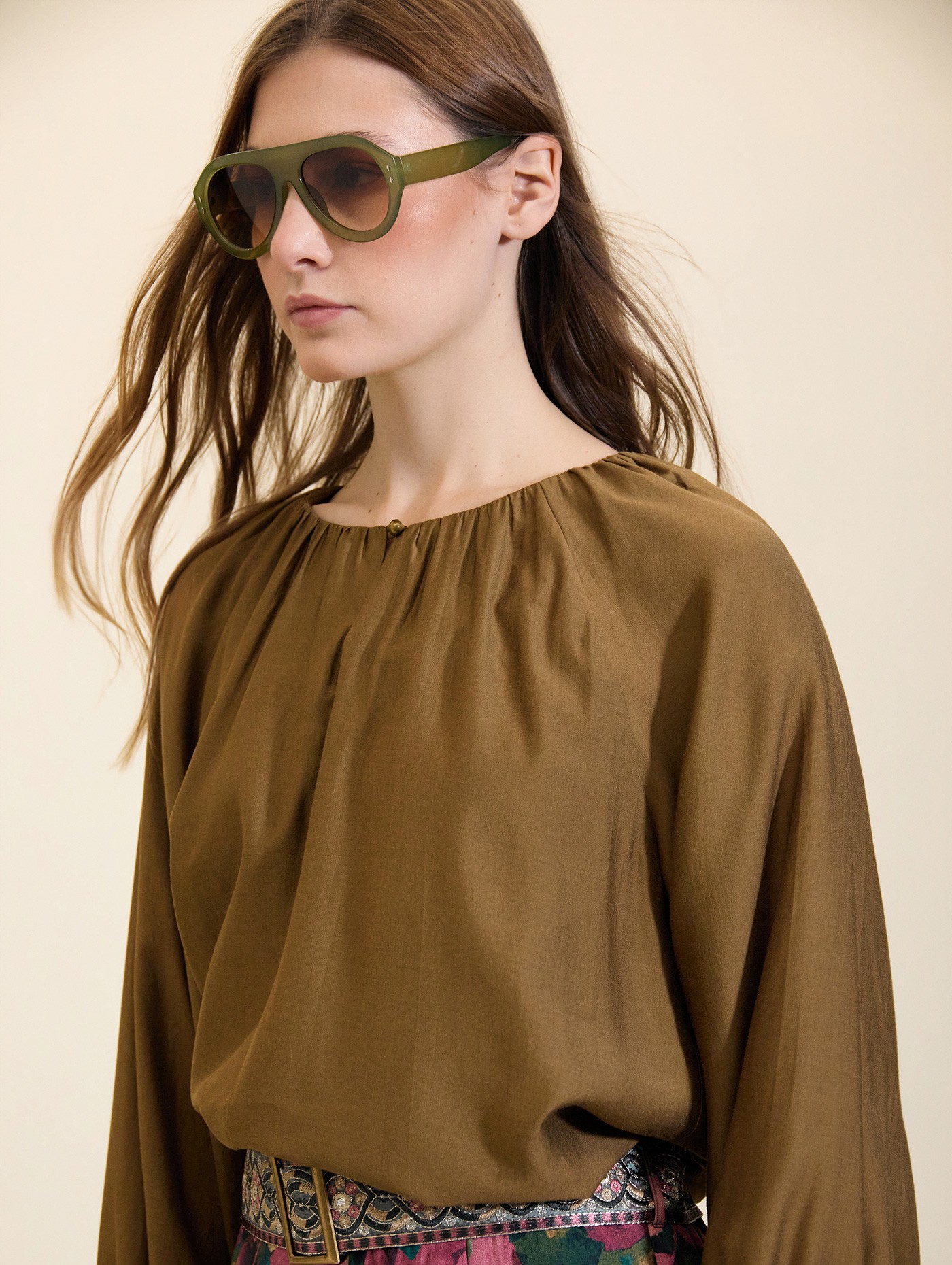 Blusa fluida con efecto fruncido 6