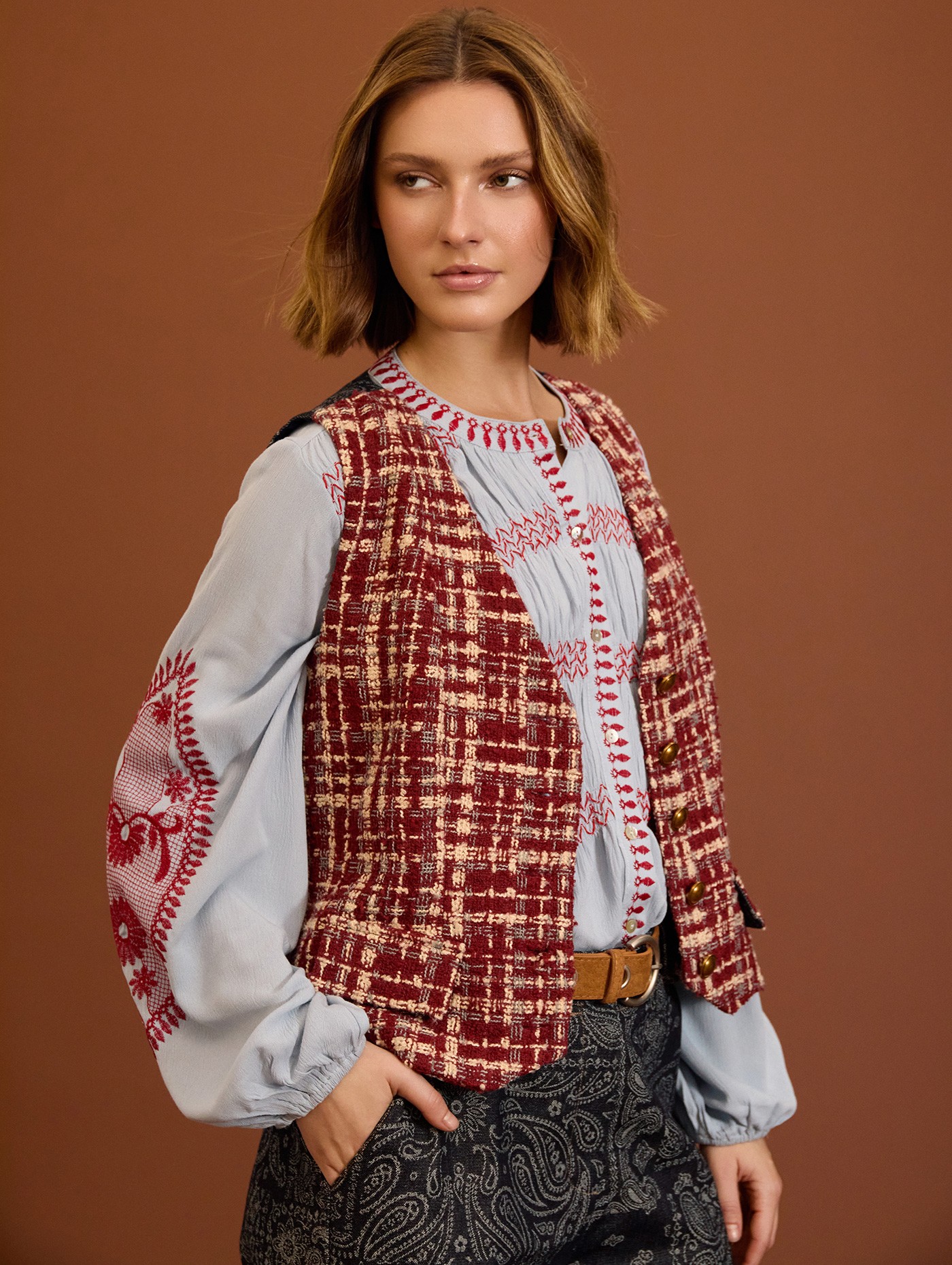 Bimaterial tweed vest