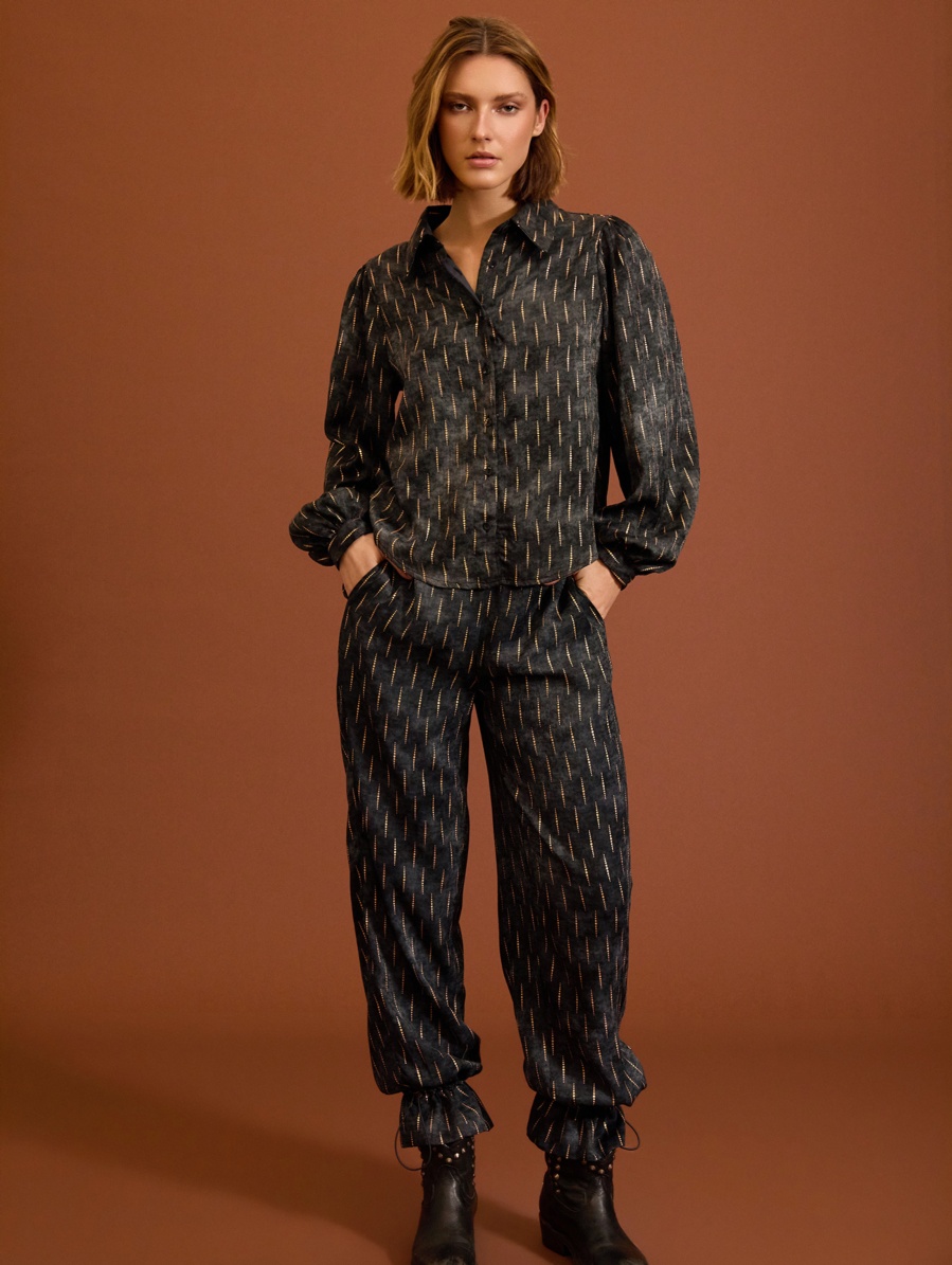 Pantalón holgado de satén