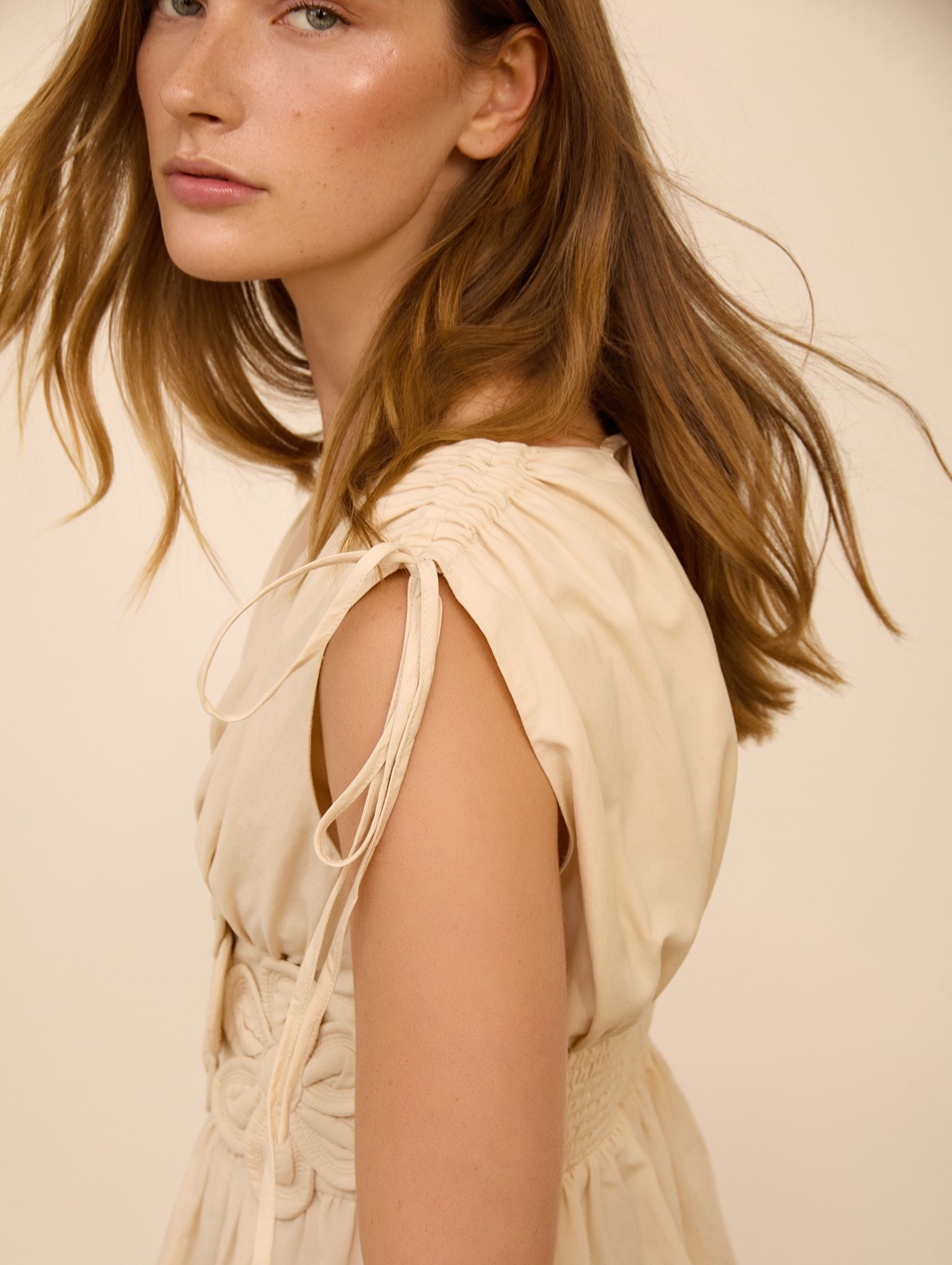 Top con flores en relieve 2